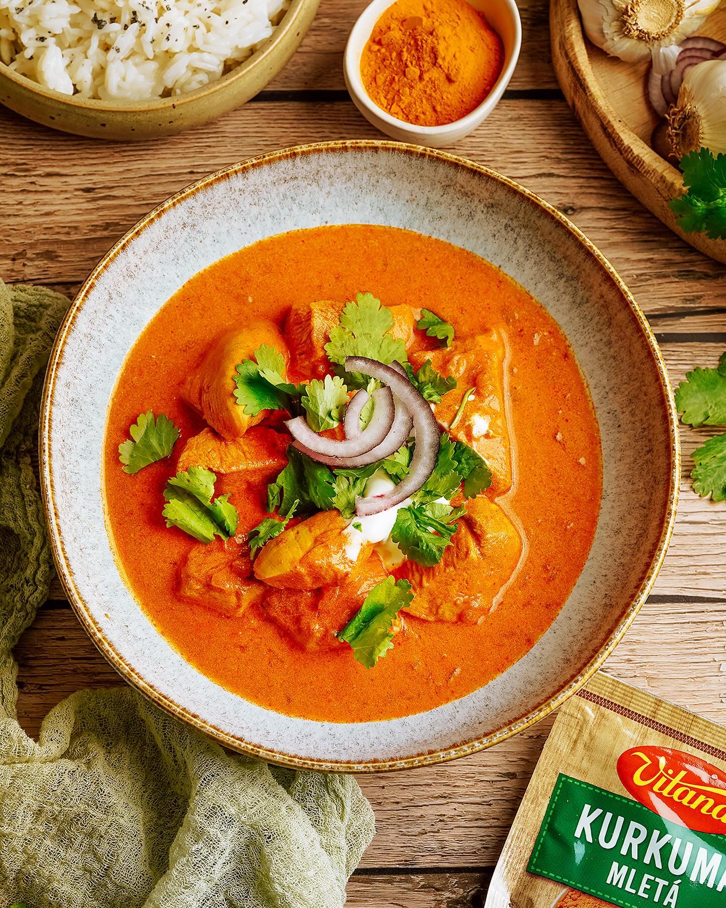 Vyskúšajte recept na indické kura – jesennú pochúťku, ktorá vás dokonale zahreje! 🍲 

Omáčka z aromatických korenín a kúsky kuracích pŕs spolu tvoria chutné exotické jedlo, ktorého sa nebudete vedieť dojesť. 🤗 

Vyskúšajte indické kura aj vy, recept nájdete na linku v profile.

#vitana #chutnakuchyna #indickakuchyna #recept