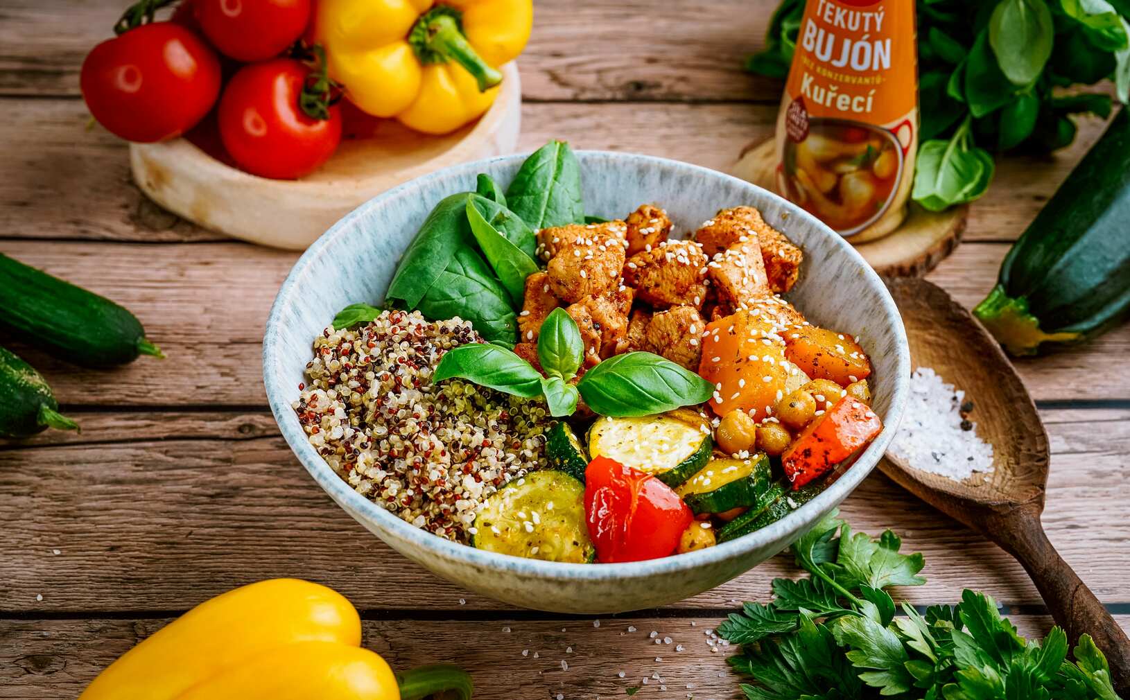 Recept: Kurací bowl s grilovanou zeleninou