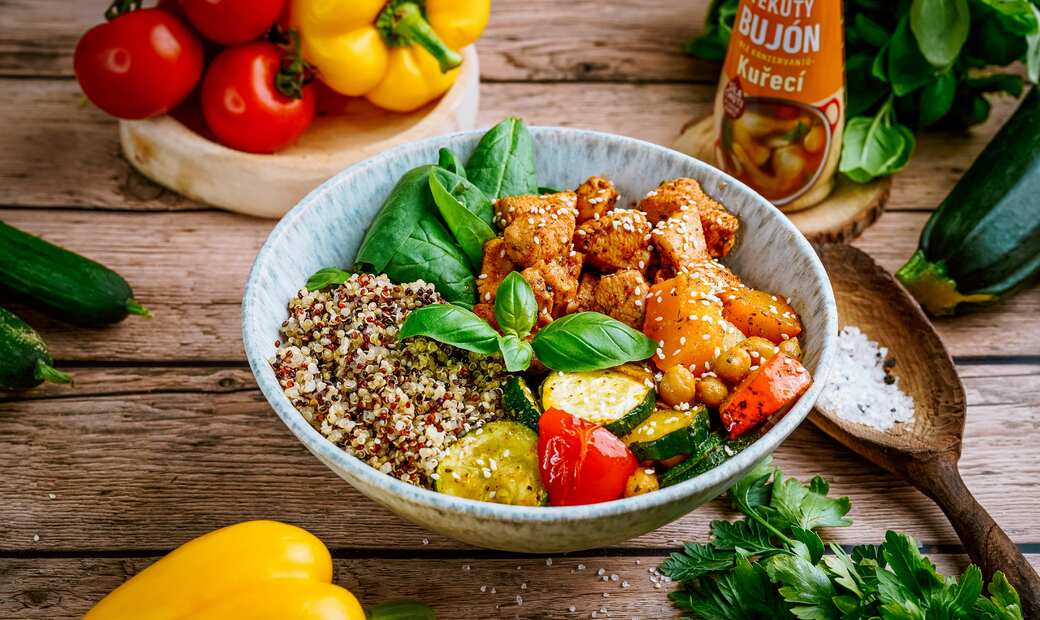 Recept: Kurací bowl s grilovanou zeleninou