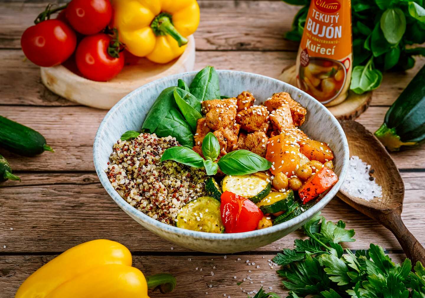 Recept: Kurací bowl s grilovanou zeleninou