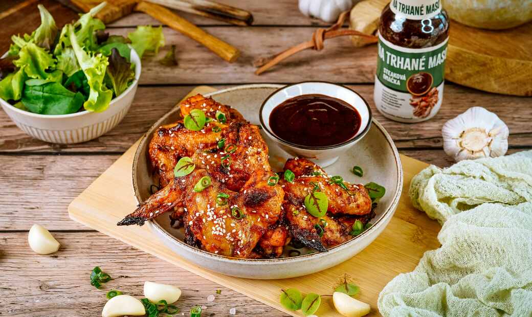 Recept: BBQ kuracie krídelká s medovo-cesnakovou glazúrou