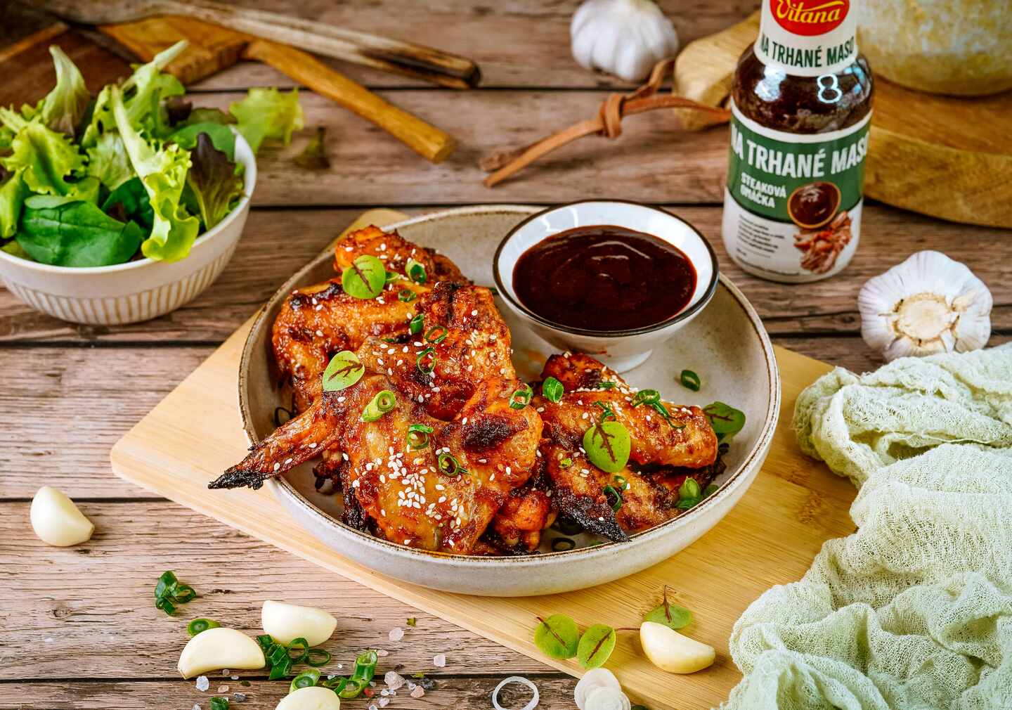 Recept: BBQ kuracie krídelká s medovo-cesnakovou glazúrou