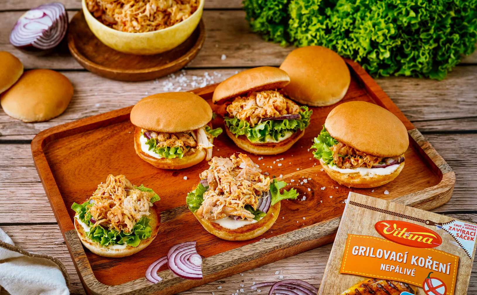 Recept: Mini burgre s trhaným kuracím mäsom