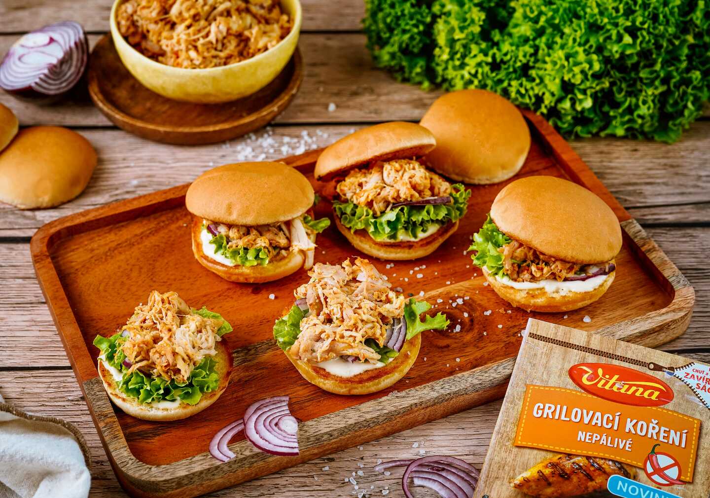 Recept: Mini burgre s trhaným kuracím mäsom